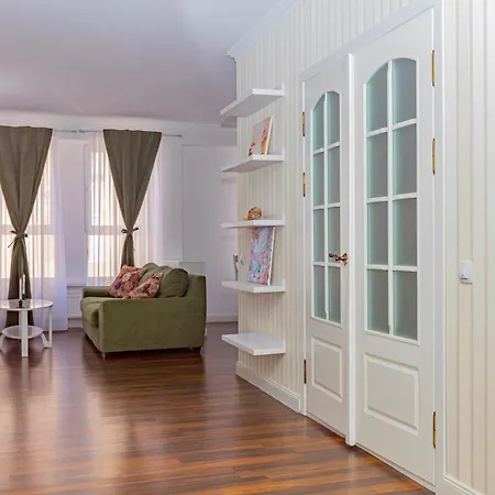 Lakeview House *